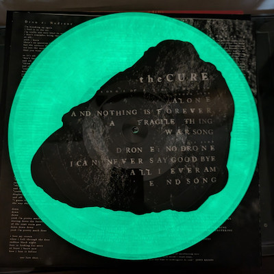 the Cure Songs of a Lost World auf glow Vinyl