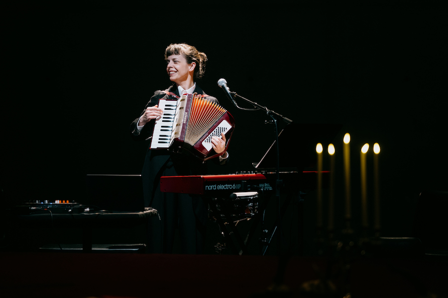 Eskalationsmaschinen Clara Luzia Foto Viktoria Nazarova