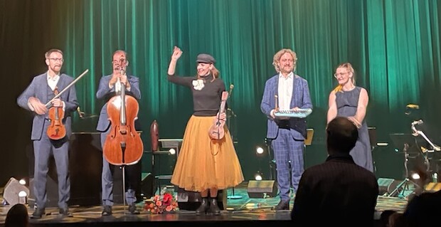 Anna Depenbusch live im Theater Akzent