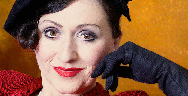 100 Jahre Piaf: Interview mit Evi Niessner