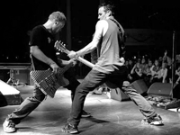 pearl-jam-liveontenlegs03